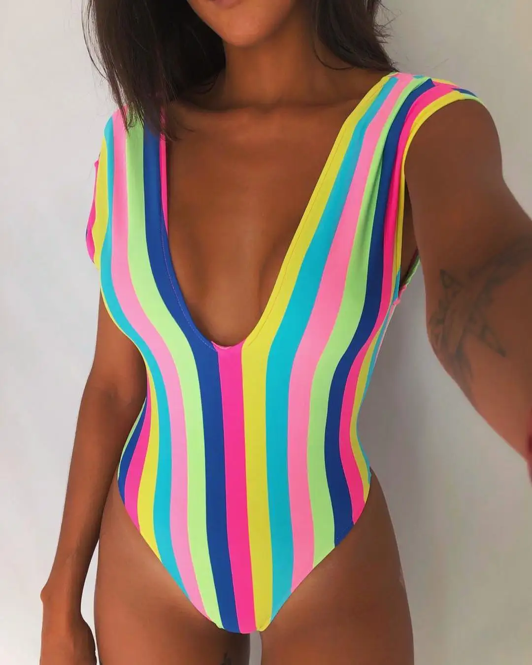 2019 Women Sexy Tight One-piece Striped Rainbow Swimsuit Swimwear Monokini Bathing Suit Bikini Beachwear Swimming Costume
2019 Women Sexy Tight One-piece Striped Rainbow Swimsuit Swimwear Monokini Bathing Suit Bikini Beachwear Swimming Costume