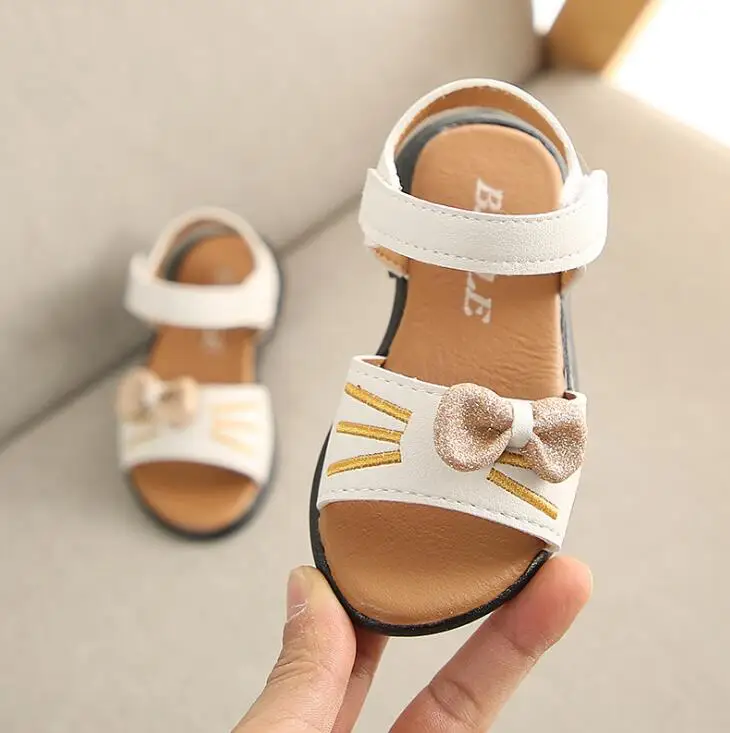 New Summer Girls Sandals Cute Bow Cartoon Kitty Baby Beach Shoes Girls Princess Dance Sandals Soft Leather Toddler Shoe
New Summer Girls Sandals Cute Bow Cartoon Kitty Baby Beach Shoes Girls Princess Dance Sandals Soft Leather Toddler Shoe