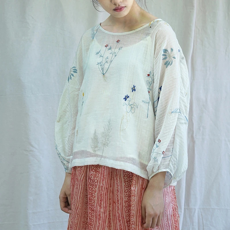 Johnature 2019 Summer New Women Embroidery Vintage T-Shirts O-Neck Bat Sleeve White Blue Casual Women Clothes Loose T-Shirts
Johnature 2019 Summer New Women Embroidery Vintage T-Shirts O-Neck Bat Sleeve White Blue Casual Women Clothes Loose T-Shirts