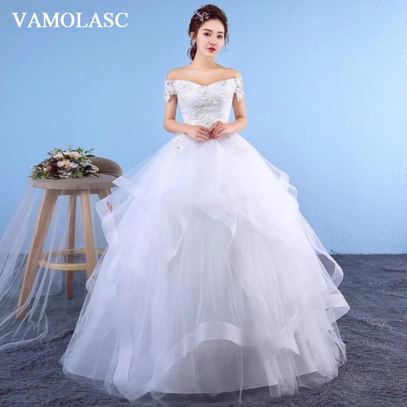 VAMOLASC Crystal Boat Neck Ball Gown Tiered Tulle Wedding Dresses Lace Appliques Short Sleeve Backless Bridal Gowns
VAMOLASC Crystal Boat Neck Ball Gown Tiered Tulle Wedding Dresses Lace Appliques Short Sleeve Backless Bridal Gowns