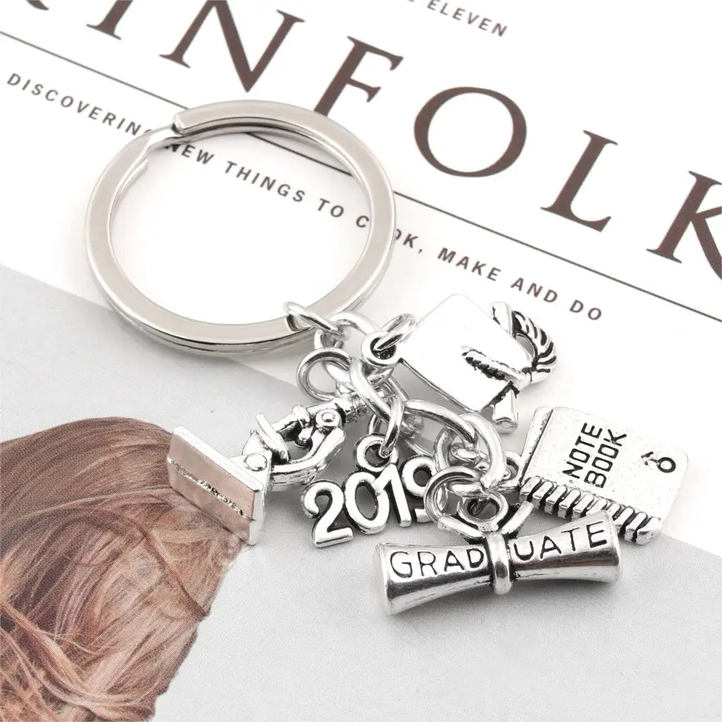 1Pc 2019 vintage Microscope Notebook Keychain Diplom Graduation Caps Keyring Science School Souvenir Jewelry E2392
1Pc 2019 vintage Microscope Notebook Keychain Diplom Graduation Caps Keyring Science School Souvenir Jewelry E2392