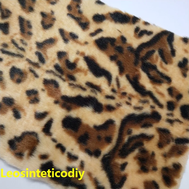 1PC 21X29CM Immitation Fur with Printed tiger Grain For Making Bows Accessories T71 (each piece may not be the same)
1PC 21X29CM Immitation Fur with Printed tiger Grain For Making Bows Accessories T71 (each piece may not be the same)