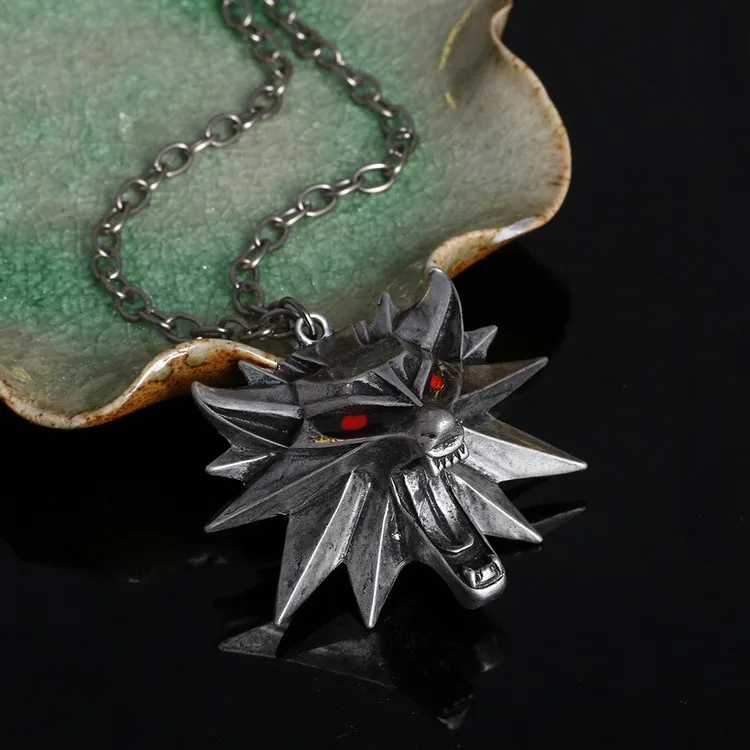 Hot Sale The Witcher 3 Wild Hunt Medallion Pendant and Chain Necklace For Women Man Unisex Red Crystal Eye Wolf Necklace
Hot Sale The Witcher 3 Wild Hunt Medallion Pendant and Chain Necklace For Women Man Unisex Red Crystal Eye Wolf Necklace