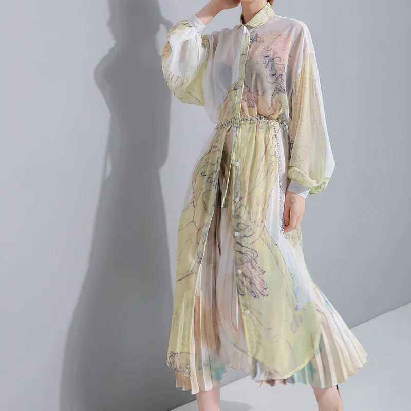 19 summer new retro court portrait oil painting chiffon long shirt sunscreen cardigan
19 summer new retro court portrait oil painting chiffon long shirt sunscreen cardigan