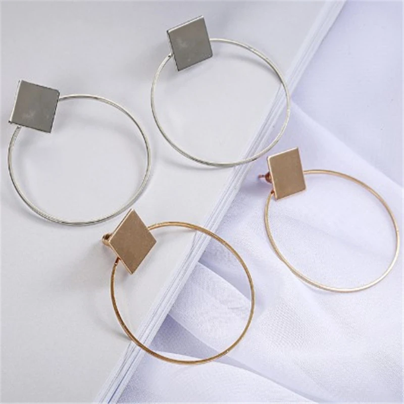 Hot 2019 Fashion Stud Earrings Simple Geometric Round Earrings Metal Big Circle Stud Earrings Jewelry Birthday Gifts For Women
Hot 2019 Fashion Stud Earrings Simple Geometric Round Earrings Metal Big Circle Stud Earrings Jewelry Birthday Gifts For Women