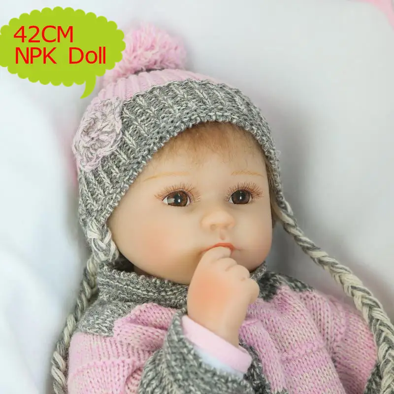 New 18 inch 42cm NPK Reborn Baby Doll In Nice Sweater Doll Clothes Soft Silicone Realistic Handmade Newborn Bebe Bonecas Toys
New 18 inch 42cm NPK Reborn Baby Doll In Nice Sweater Doll Clothes Soft Silicone Realistic Handmade Newborn Bebe Bonecas Toys