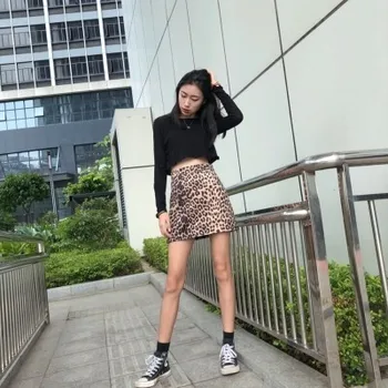 Fashion commute sexy leopard short skirt casual Simple elegant high waist was thin A word mini skirt female autumn winter
Fashion commute sexy leopard short skirt casual Simple elegant high waist was thin A word mini skirt female autumn winter