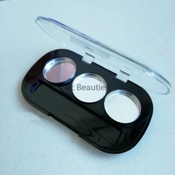 100pcs/lot 25.8mm Plastic Round Eye Shadow Case With 3 Grids Aluminum Pan Inside Eyeshadow Compact Concealer Blush Case Box
100pcs/lot 25.8mm Plastic Round Eye Shadow Case With 3 Grids Aluminum Pan Inside Eyeshadow Compact Concealer Blush Case Box
