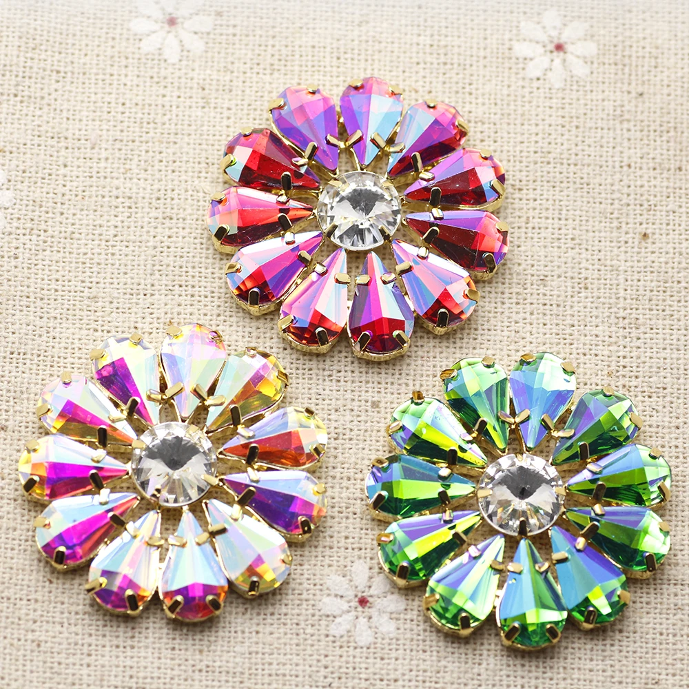 38mm Round Flower Shape Sew On Rhinestone With Claw Setting Gold Back Fancy Stone Rhinestone applique Buttons For Garments
38mm Round Flower Shape Sew On Rhinestone With Claw Setting Gold Back Fancy Stone Rhinestone applique Buttons For Garments
