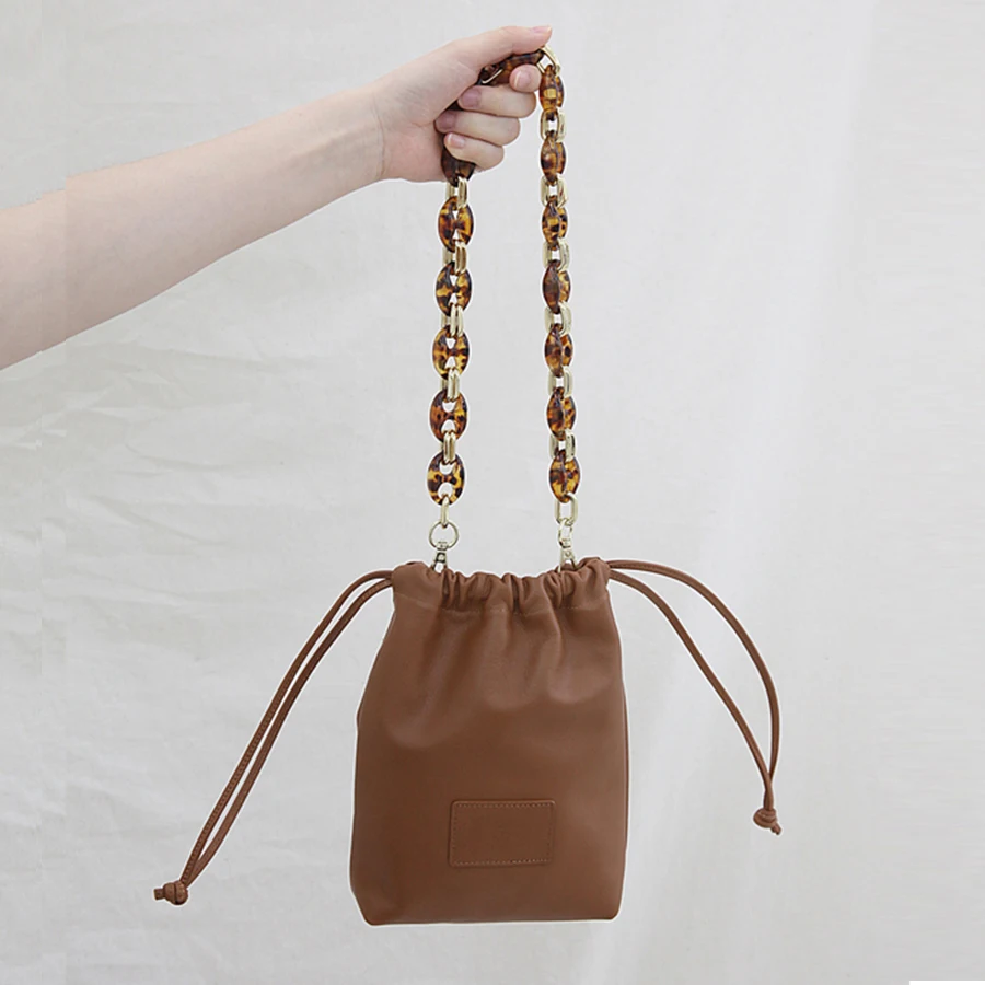 Fashion Acrylic Chains Drawstring Bucket Bags Women Handbags Mini Shoulder Bag Small Pu Leather Ladies Phone Purses Clutch Bags
Fashion Acrylic Chains Drawstring Bucket Bags Women Handbags Mini Shoulder Bag Small Pu Leather Ladies Phone Purses Clutch Bags