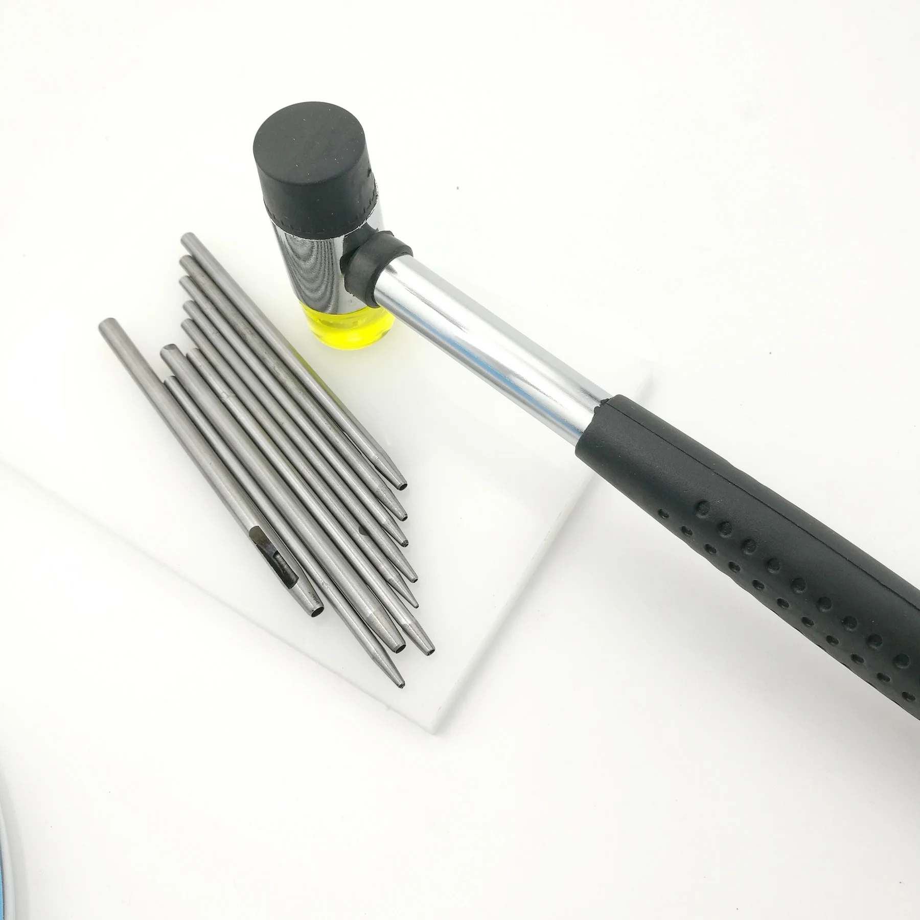 Belt Punch round hole eye device strap punching device punching pad rubber hammer 0.5/0.8/1.0/1.2/1.5/1.8/2/2.5/3mm
Belt Punch round hole eye device strap punching device punching pad rubber hammer 0.5/0.8/1.0/1.2/1.5/1.8/2/2.5/3mm