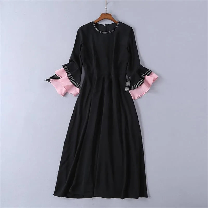 Women Runway Dress 2019 High Quality O-Neck Patchwork Flare Sleeve Midi Dress Elegant Party Dresses Casual Dress NP0212A
Women Runway Dress 2019 High Quality O-Neck Patchwork Flare Sleeve Midi Dress Elegant Party Dresses Casual Dress NP0212A