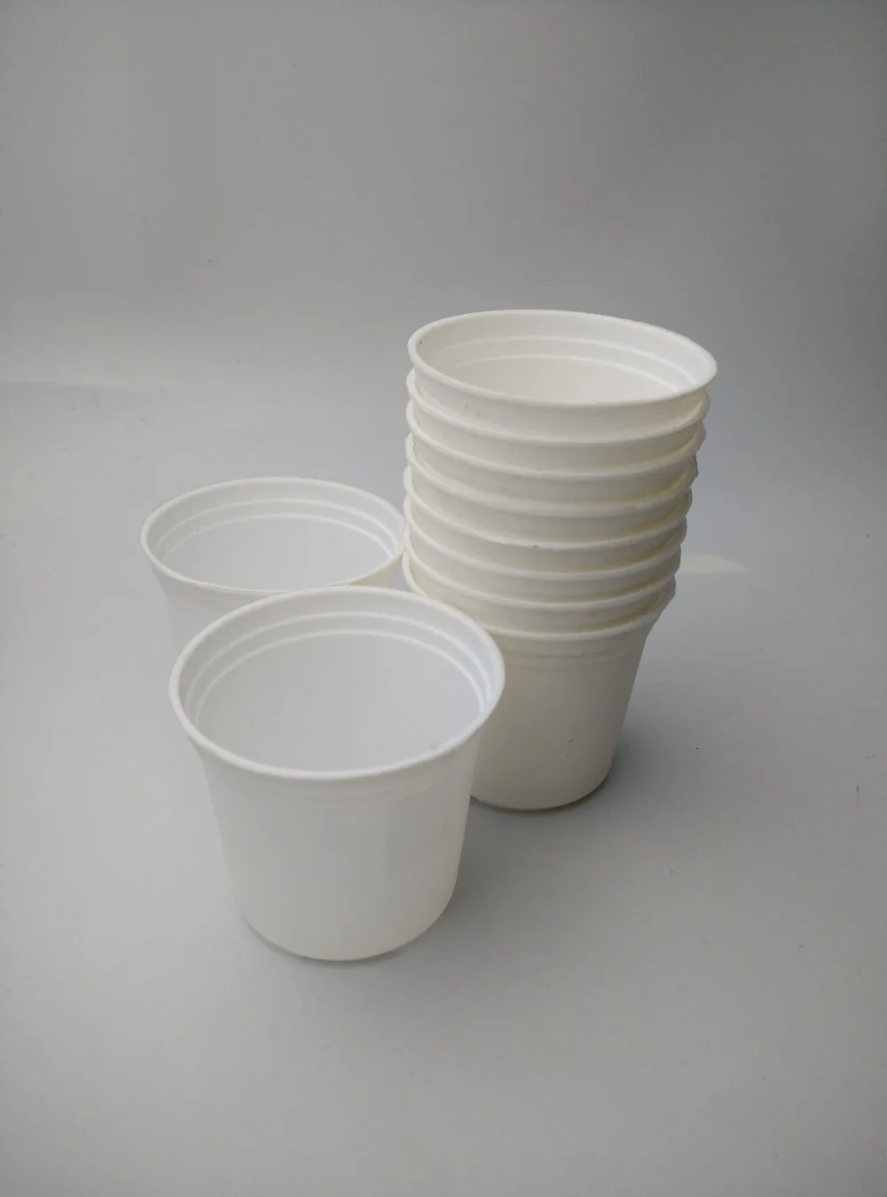 6.5*6cm,10pcs,mini flower pot plastic.white round small flower pot/decorative pot,bonsai,planters,garden supplies
6.5*6cm,10pcs,mini flower pot plastic.white round small flower pot/decorative pot,bonsai,planters,garden supplies
