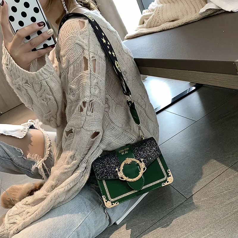 Girl Wide Shoulder Strap Star Panelled Leather Handbag Bag Fashion Shiny Button Crossbody Bag Frame Handbag Women Brand Designer
Girl Wide Shoulder Strap Star Panelled Leather Handbag Bag Fashion Shiny Button Crossbody Bag Frame Handbag Women Brand Designer