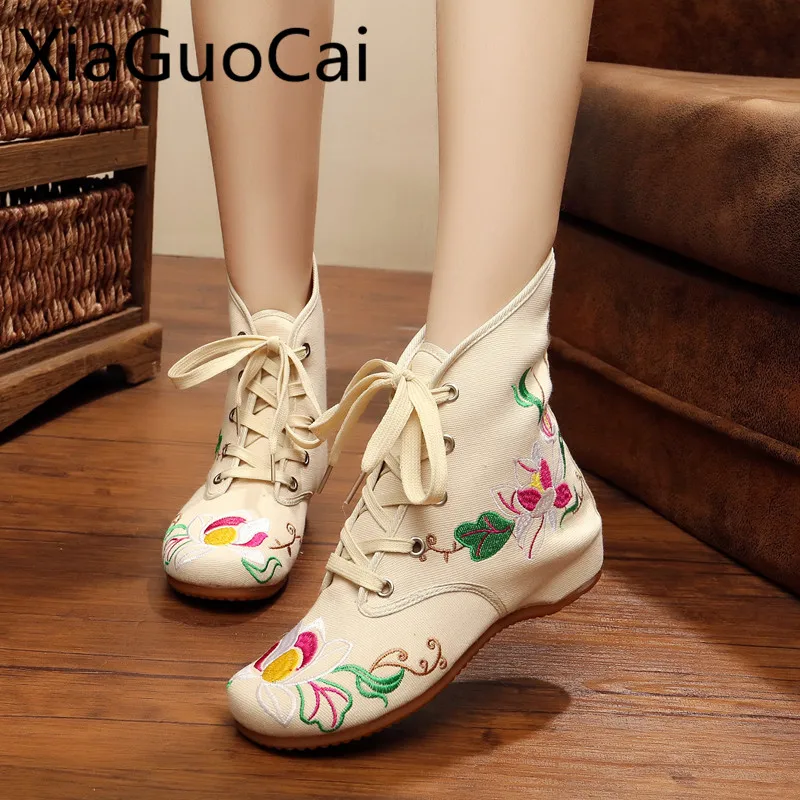 Spring and Autumn Women Cloth Casual Boots Flower Canvas Embroidered Boots Round Toe Print Flat Lace-up Canvas Boots
Spring and Autumn Women Cloth Casual Boots Flower Canvas Embroidered Boots Round Toe Print Flat Lace-up Canvas Boots
