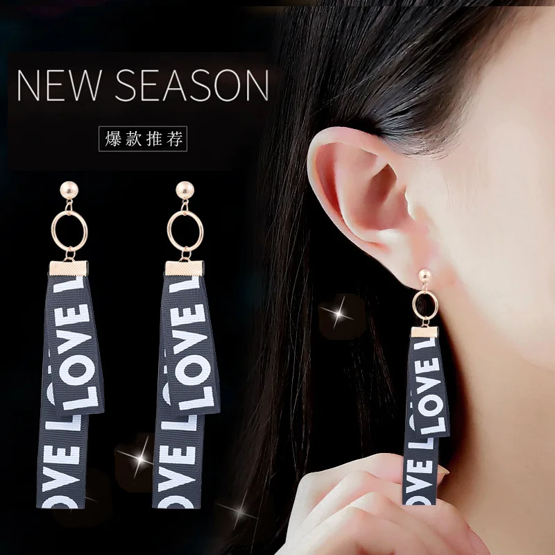 2017 New Design Rabbion Letter LOVE Round Shape Dangle Drop Earrings for Women Party Prom Fashion Jewelry Accesories Bijouterie
2017 New Design Rabbion Letter LOVE Round Shape Dangle Drop Earrings for Women Party Prom Fashion Jewelry Accesories Bijouterie