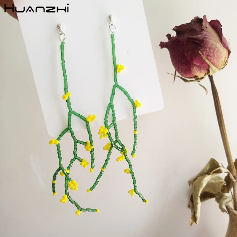 HUANZHI 2019 New Exaggeration Transparent Resin Beads Asymmetrical Green Vine Earrings for Women Girls Gift
HUANZHI 2019 New Exaggeration Transparent Resin Beads Asymmetrical Green Vine Earrings for Women Girls Gift