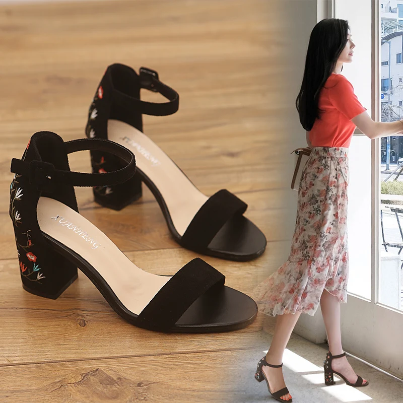 Summer shoes 2019 flock Gladiator Sandals Embroidery Buckle Strap square heels 7cm Solid color Retro Ethnic sandalia feminina
Summer shoes 2019 flock Gladiator Sandals Embroidery Buckle Strap square heels 7cm Solid color Retro Ethnic sandalia feminina