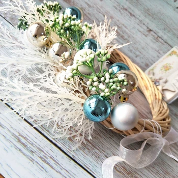 38cm Christmas Wreath Door Decoration Artificial Foam Berry Wreath With Natural Pine Cone Pendant Wall Decor Wreath 5pcs
38cm Christmas Wreath Door Decoration Artificial Foam Berry Wreath With Natural Pine Cone Pendant Wall Decor Wreath 5pcs