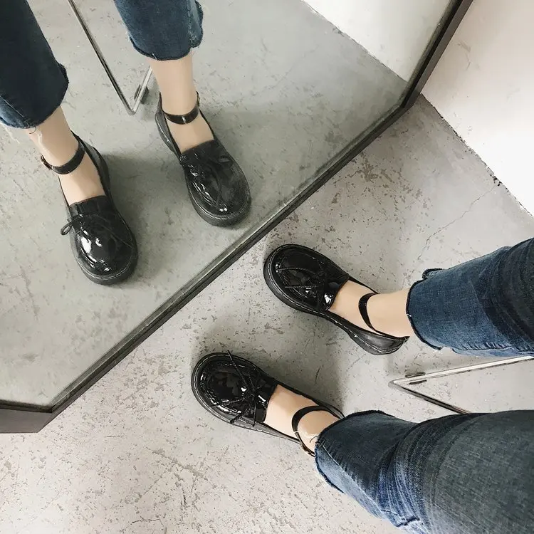 Japanese small leather shoes 2018 new students Korean college style Harajuku wild flat single shoes retro round head casual shoe
Japanese small leather shoes 2018 new students Korean college style Harajuku wild flat single shoes retro round head casual shoe