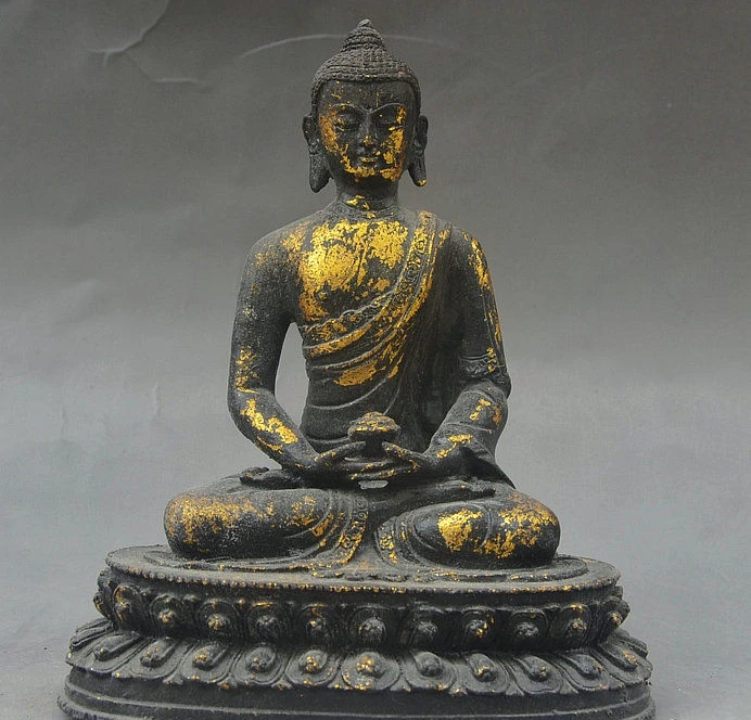 8" Old Tibet Buddhism Bronze Gilt Sakyamuni Hold Jar Pot Tathagata Buddha Statue
8" Old Tibet Buddhism Bronze Gilt Sakyamuni Hold Jar Pot Tathagata Buddha Statue