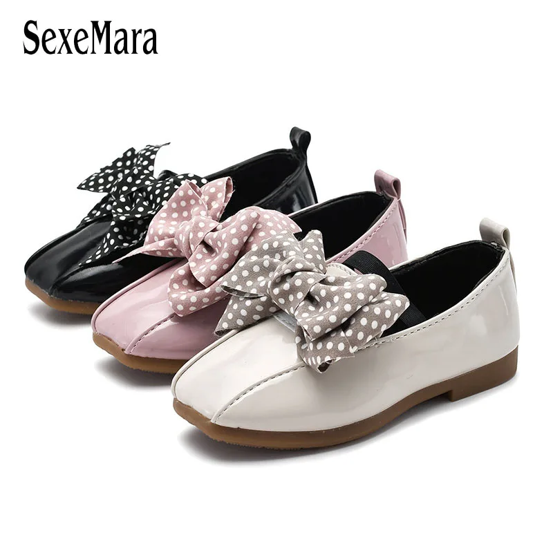 Children Sandals Girls 2019 Spring Autumn Kids Shoes Bowtie Baby Girl Sandals Lovely Dot Beach Shoes New Student Sneakers C07181
Children Sandals Girls 2019 Spring Autumn Kids Shoes Bowtie Baby Girl Sandals Lovely Dot Beach Shoes New Student Sneakers C07181