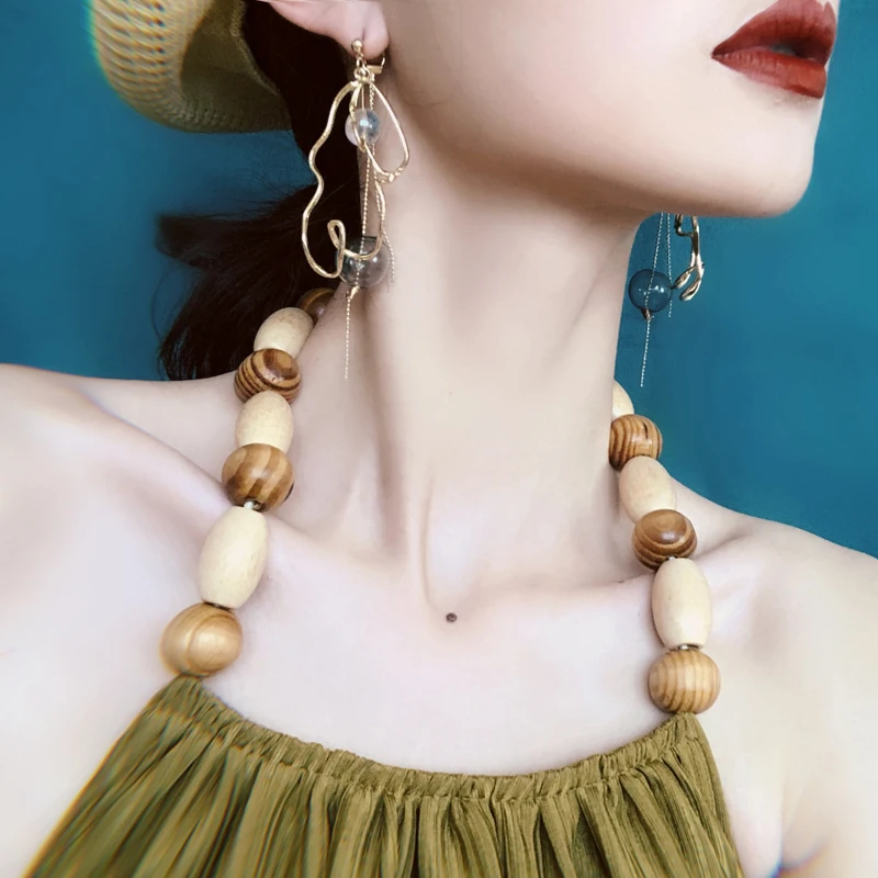 Original Gold Body Outline Dangle Earrings For Women Unique Glass Ball Korean Long Tassel Drop Earrings Jewelry Earrings 2019
Original Gold Body Outline Dangle Earrings For Women Unique Glass Ball Korean Long Tassel Drop Earrings Jewelry Earrings 2019