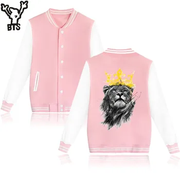 KPOP King Of Lion Baseball Jacket pink and white long sleeve college baseball jackets fashin casual winter jacket men 4XL XXL
KPOP King Of Lion Baseball Jacket pink and white long sleeve college baseball jackets fashin casual winter jacket men 4XL XXL