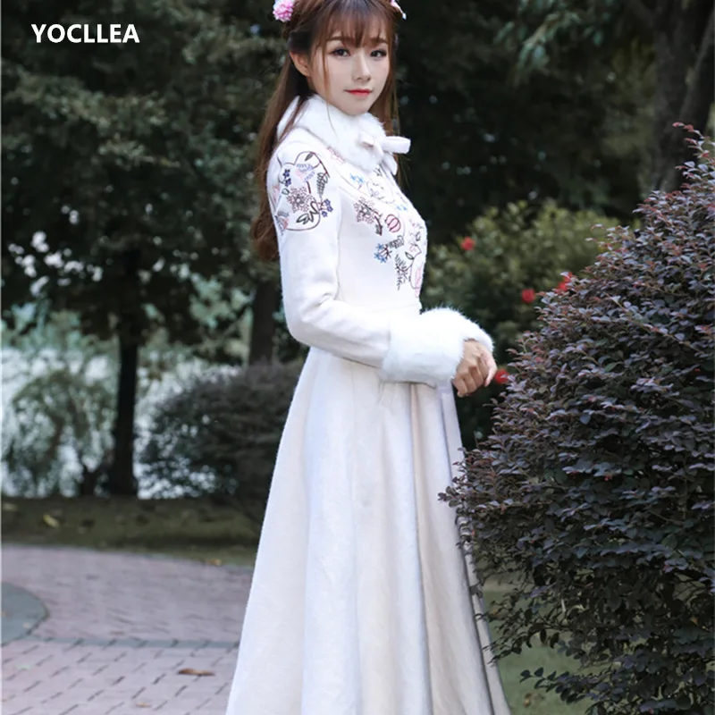 Autumn Winter Vintage Long Wool Coat for Women Fur collar Embroidery Wool Outwear Women Office Work Wear Elegant Sweet Girl
Autumn Winter Vintage Long Wool Coat for Women Fur collar Embroidery Wool Outwear Women Office Work Wear Elegant Sweet Girl