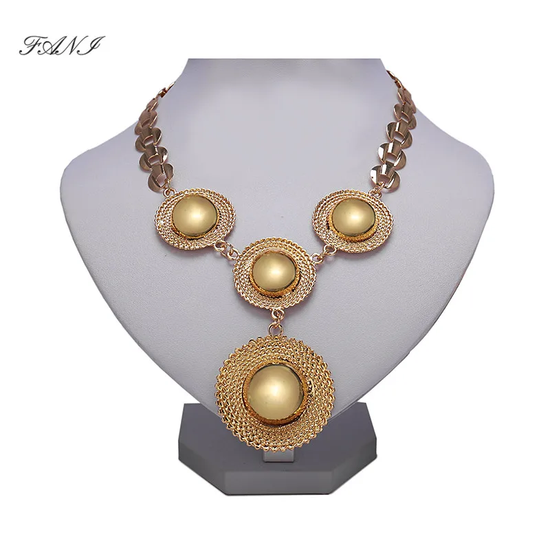 Fani 2018 Vintage Chokers Necklace More rounded Pendant Statement Collar Chokers Necklace Women Wedding Jewelry Wholesale design
Fani 2018 Vintage Chokers Necklace More rounded Pendant Statement Collar Chokers Necklace Women Wedding Jewelry Wholesale design