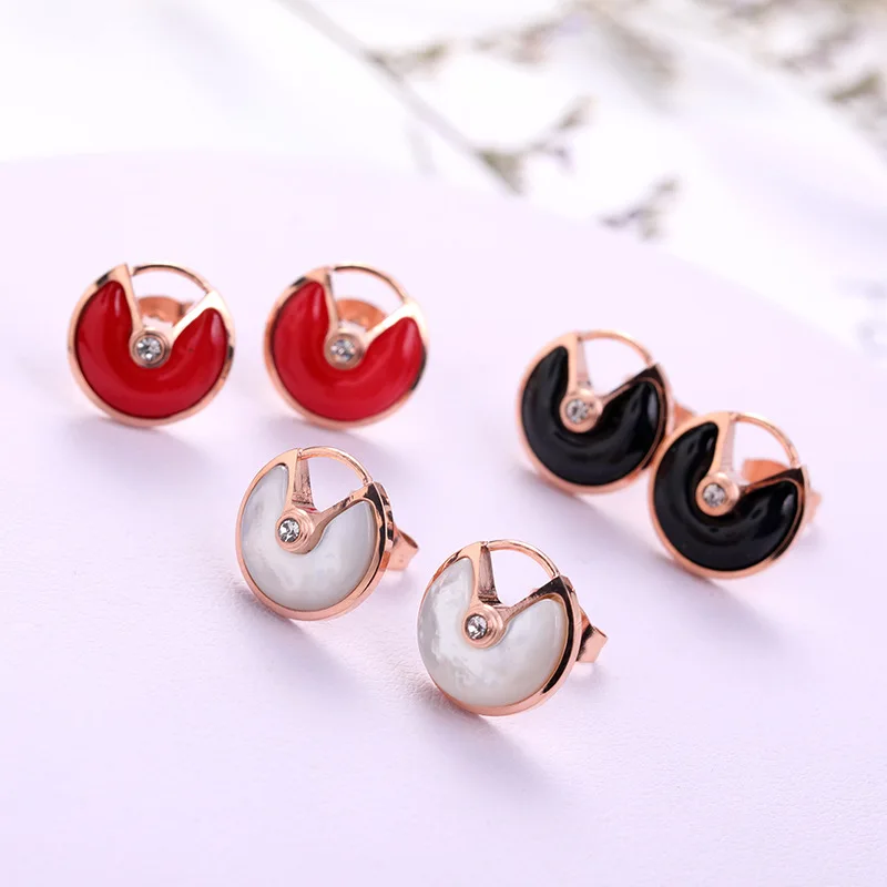 Diameter 1.1 cm Round Shape Shell Stud Earring for Women New Fashion Rose Gold Color Titanium Steel Black Shell Women Earrings
Diameter 1.1 cm Round Shape Shell Stud Earring for Women New Fashion Rose Gold Color Titanium Steel Black Shell Women Earrings