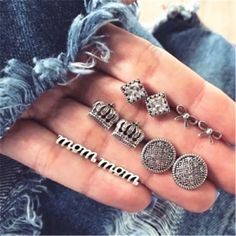 5 Pairs/Set Boho Crown Bow Letter mom Crystal Earrings Set Women Punk Stud Gift Earrings Set Personality Party Clothing Jewelry
5 Pairs/Set Boho Crown Bow Letter mom Crystal Earrings Set Women Punk Stud Gift Earrings Set Personality Party Clothing Jewelry