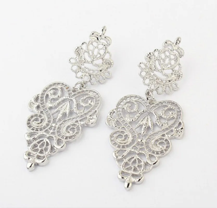 New Fashion High Quality Jewelry Bohemia Style Hollow Alloy Leaves Stud Earrings For Women Jewelry Gift
New Fashion High Quality Jewelry Bohemia Style Hollow Alloy Leaves Stud Earrings For Women Jewelry Gift