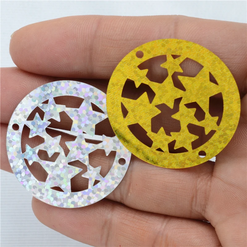 50pcs Golden Laser Large Flat Round Christmas Star Sequins 55mm PVC Artesanatos Accessories With 2 Holes for wedding Craft
50pcs Golden Laser Large Flat Round Christmas Star Sequins 55mm PVC Artesanatos Accessories With 2 Holes for wedding Craft