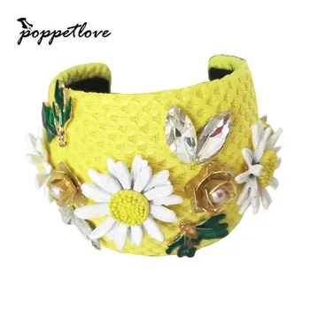 Europe and the States the New Large Flowers Baroque bracelet Gold Ceramic flower walking section of the opening Yellow bracelet 
Europe and the States the New Large Flowers Baroque bracelet Gold Ceramic flower walking section of the opening Yellow bracelet