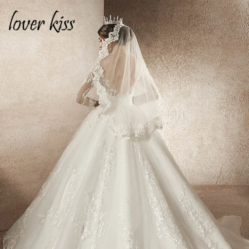 Lover Kiss Shiny Beaded Bridal Veil Short With Comb Lace Appliqued Edge Tulle Bridal Veil One Layer Wedding Accessory For brides
Lover Kiss Shiny Beaded Bridal Veil Short With Comb Lace Appliqued Edge Tulle Bridal Veil One Layer Wedding Accessory For brides
