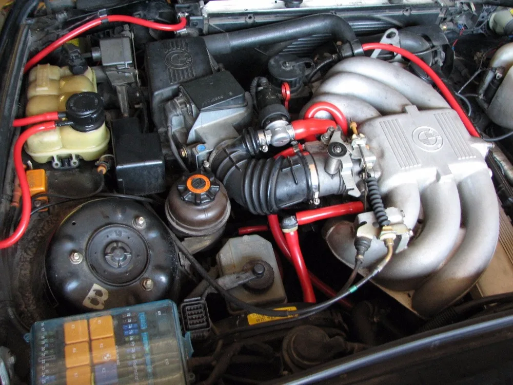 BMW_325i_a1719323-c514-4388-9632-6b6c72676794