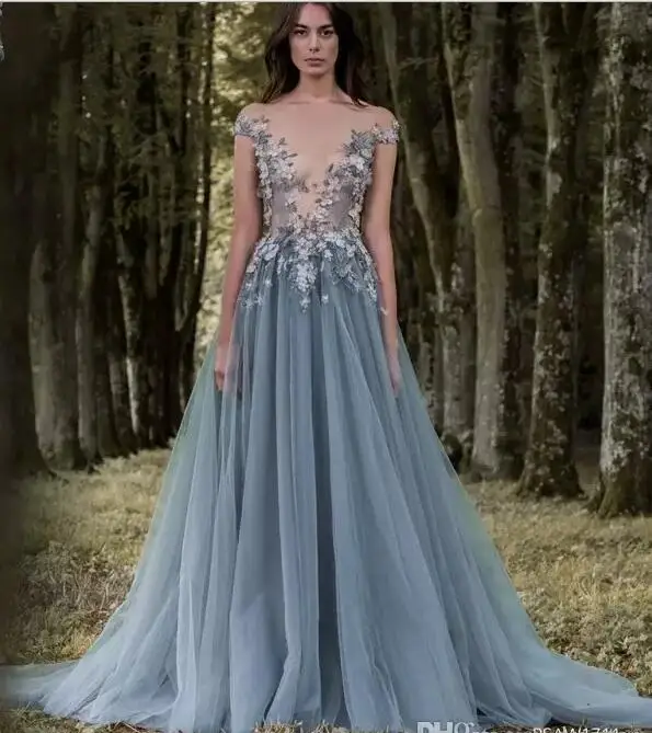 Paolo Sebastian Lace Prom Dresses Sheer Plunging Neckline Applique Evening Party Gowns Cheap Sweep Train Tulle Beads for Women
Paolo Sebastian Lace Prom Dresses Sheer Plunging Neckline Applique Evening Party Gowns Cheap Sweep Train Tulle Beads for Women