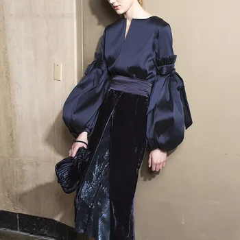 Women Spring High Fashion Sexy V Neck Lantern Sleeve Blouses Tops+ Long Velvet Split Skirts 2Piece Set Ladies Personality Set
Women Spring High Fashion Sexy V Neck Lantern Sleeve Blouses Tops+ Long Velvet Split Skirts 2Piece Set Ladies Personality Set