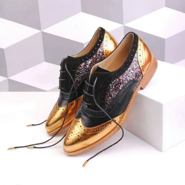 black_and_gold_two_tone_wingtip_glitter_women_s_oxfords_lace_up_flats