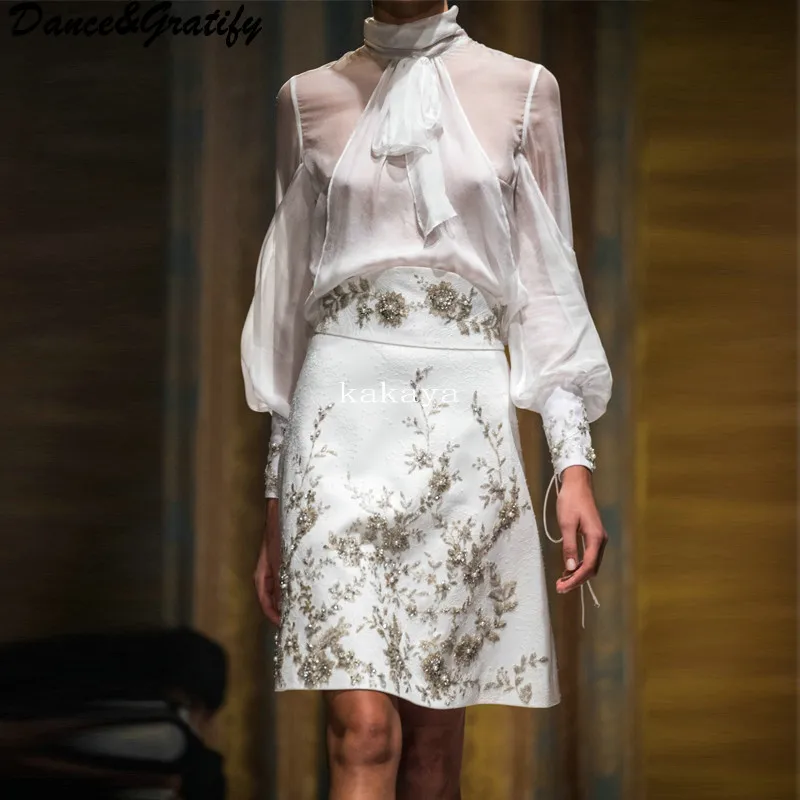 Women Luxury Brand Designer Christmas Party Set Bow Chiffon Blouses and Embroidery Flowers Crystal Skirt Runway 2 Pieces Suit
Women Luxury Brand Designer Christmas Party Set Bow Chiffon Blouses and Embroidery Flowers Crystal Skirt Runway 2 Pieces Suit