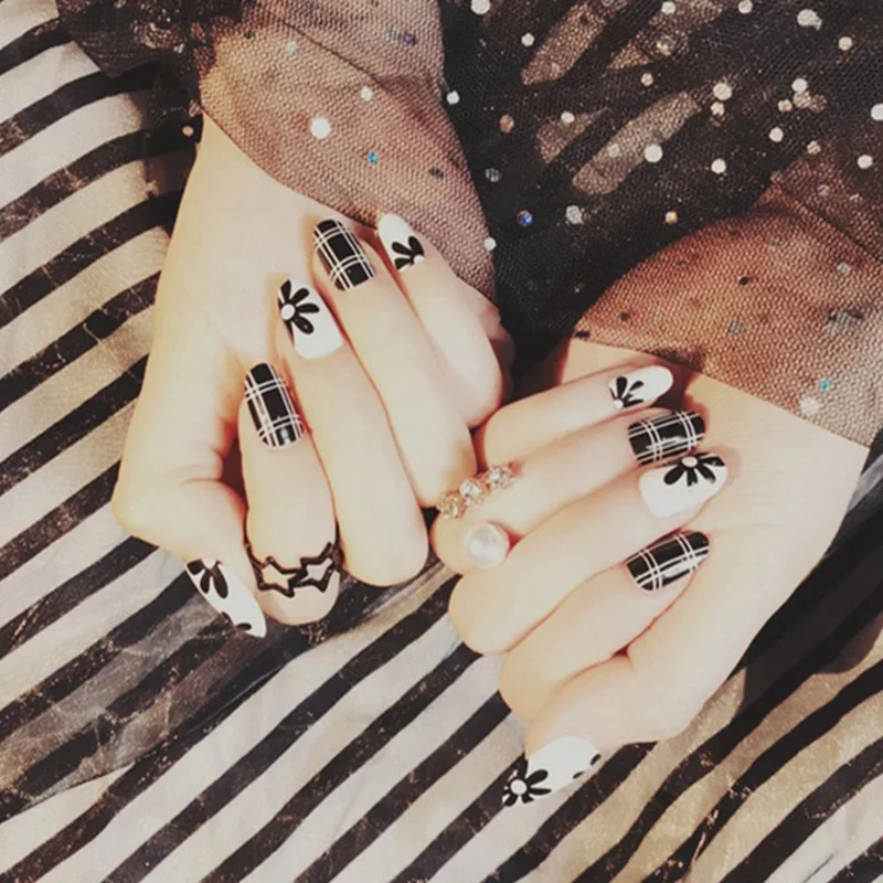 New Fashion Fake Nail Tips Stiletto Black Flower Patterns Fake Nail Tips Full Cover DIY Nail Art Stickers With Glue 1Set
New Fashion Fake Nail Tips Stiletto Black Flower Patterns Fake Nail Tips Full Cover DIY Nail Art Stickers With Glue 1Set