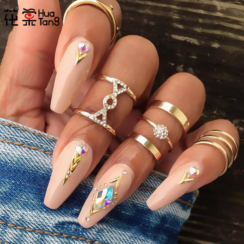 HuaTang Bohemian Gold Crystal Ring for Women Geometric Hollow Round Triangle Knuckle Rings Midi Finger Anel Rings Jewelry 6736
HuaTang Bohemian Gold Crystal Ring for Women Geometric Hollow Round Triangle Knuckle Rings Midi Finger Anel Rings Jewelry 6736