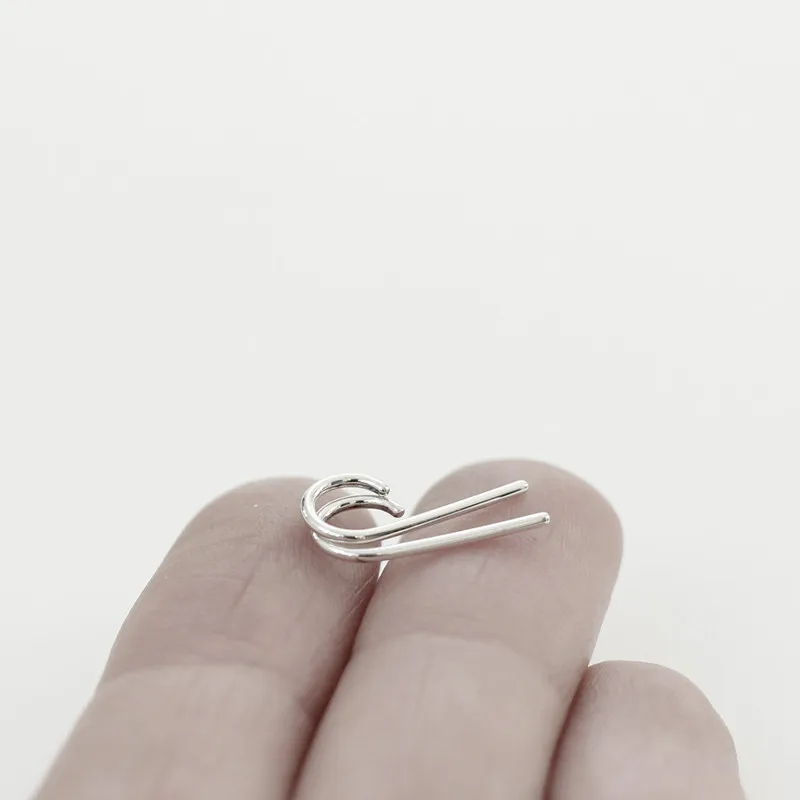 S925 2018 New Simple 3 Color Women Ear Cuff Jewelry Small Earring Girl Clip Earrings Half bending ear studs
S925 2018 New Simple 3 Color Women Ear Cuff Jewelry Small Earring Girl Clip Earrings Half bending ear studs