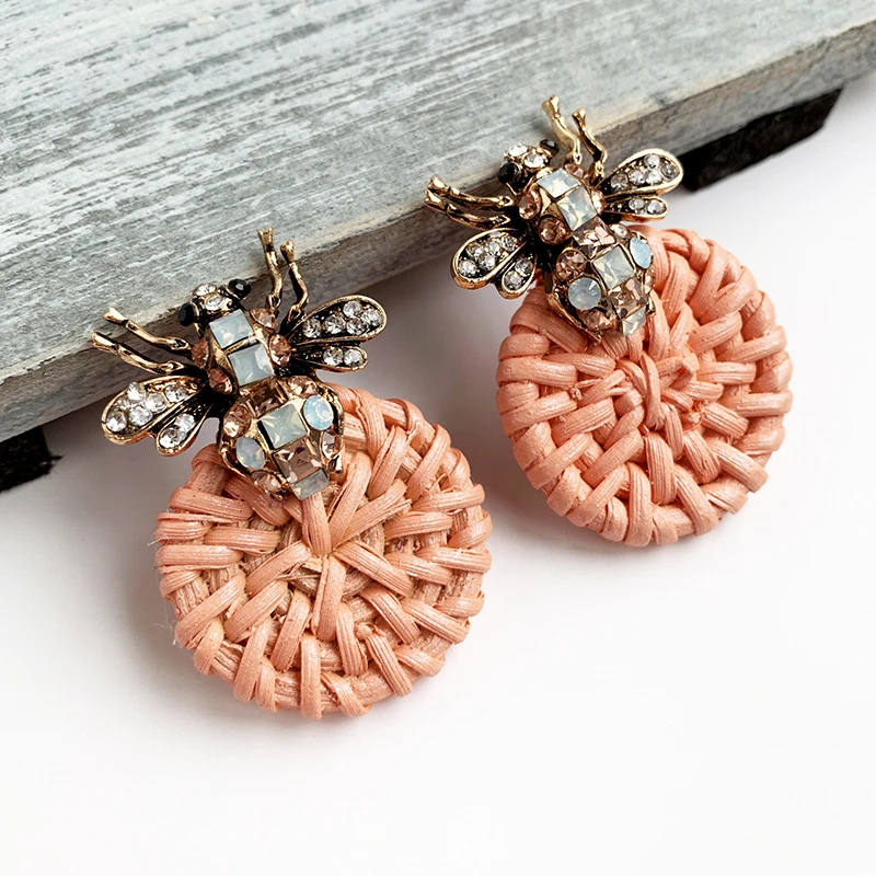 Heart Rattan knit Wooden Drop Earrings Vintage Handmade color Crystal Bee Dangle Earrings Statement 2019 Women Jewelry Wholesale
Heart Rattan knit Wooden Drop Earrings Vintage Handmade color Crystal Bee Dangle Earrings Statement 2019 Women Jewelry Wholesale