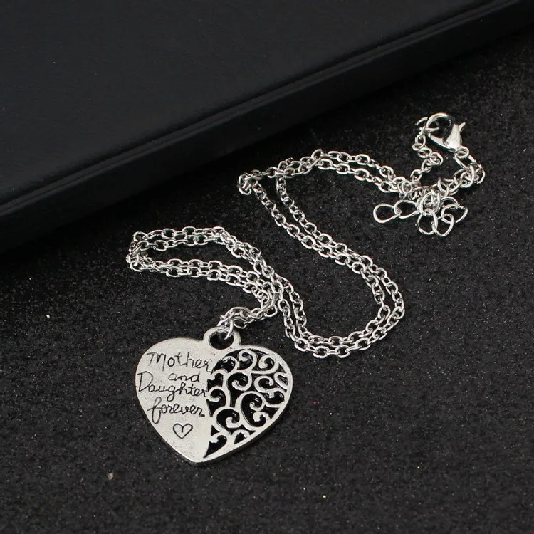 New Fashion Silver Necklace Romantic Love Heart Retro Flower Pendant Necklace For Women Valentine's Day Gift Wholesale
New Fashion Silver Necklace Romantic Love Heart Retro Flower Pendant Necklace For Women Valentine's Day Gift Wholesale