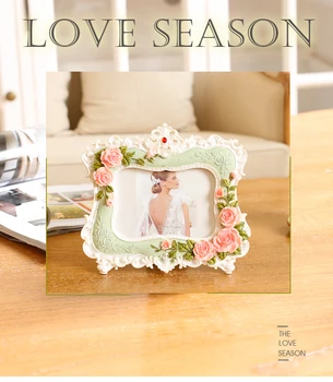 Creative European Style Retro Bedroom Small photo Frame Simple Pleasure Horizontal Rose Frame Resin Photo Frame
Creative European Style Retro Bedroom Small photo Frame Simple Pleasure Horizontal Rose Frame Resin Photo Frame