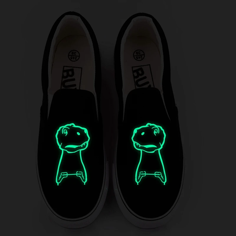 Top Brand Glow Effect Canvas Shoes Men Graffiti Funny Animal Dragon Printed Luminous Loafers Casual Flat Walking Shoes Slip On
Top Brand Glow Effect Canvas Shoes Men Graffiti Funny Animal Dragon Printed Luminous Loafers Casual Flat Walking Shoes Slip On