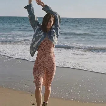 2019 New Summer Fresh Silk Beach Dress Women Sleeveless Spaghetti Strap Print Dress Sexy Backless Sweet Midi Dress 
2019 New Summer Fresh Silk Beach Dress Women Sleeveless Spaghetti Strap Print Dress Sexy Backless Sweet Midi Dress