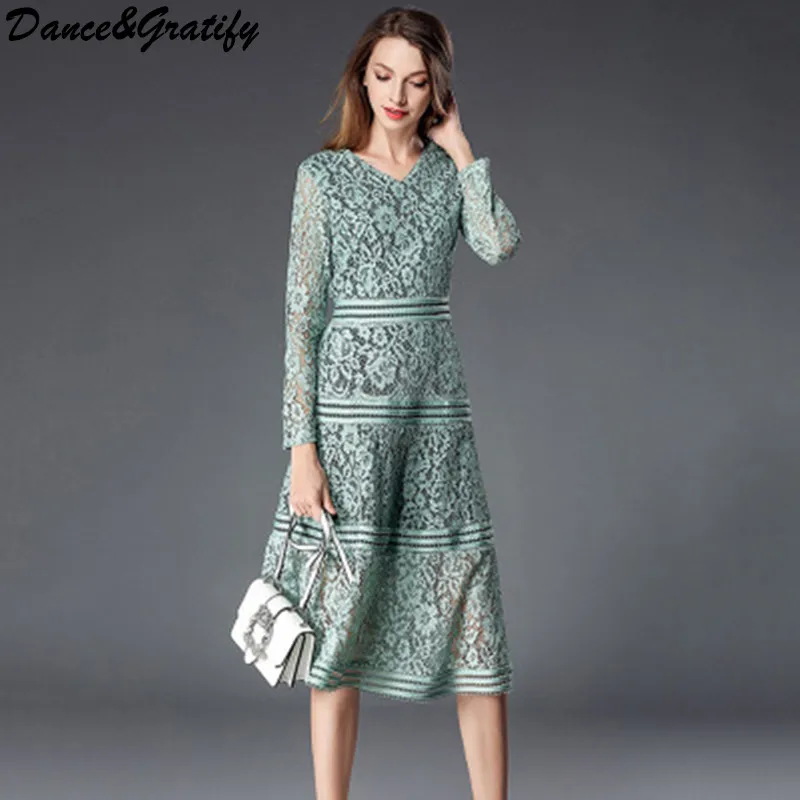 2018 New Autumn High Quality Women Lace Hollow Out Party Dress Elegant V-neck Office Work Slim Mid-calf Dress
2018 New Autumn High Quality Women Lace Hollow Out Party Dress Elegant V-neck Office Work Slim Mid-calf Dress